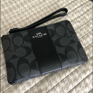 NWT Coach wristlet, signature print, Black